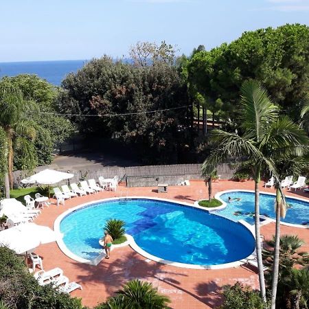 Andrew'S Apartment - Mulinia Residence أتشيريالي المظهر الخارجي الصورة
