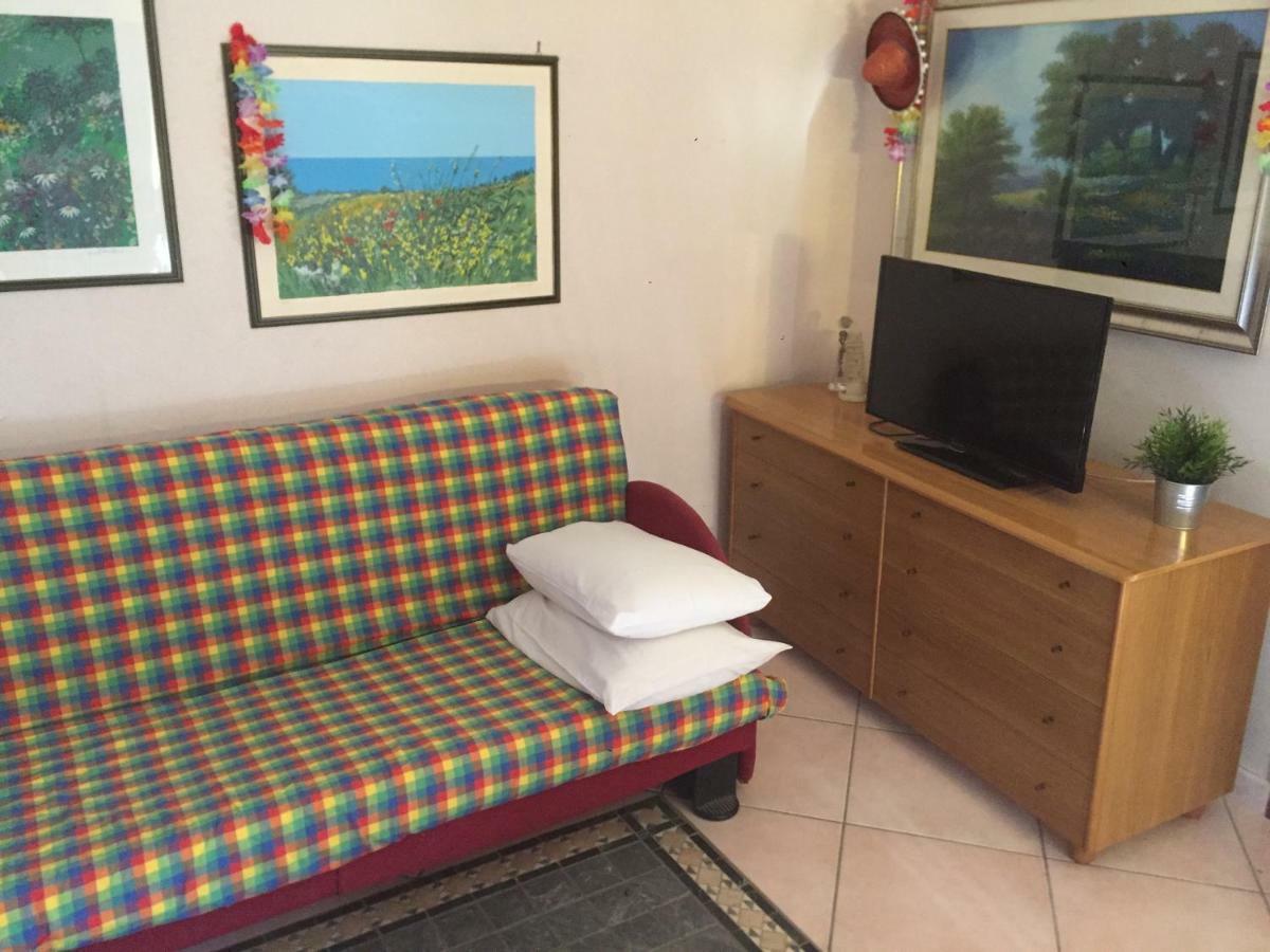 Andrew'S Apartment - Mulinia Residence أتشيريالي المظهر الخارجي الصورة