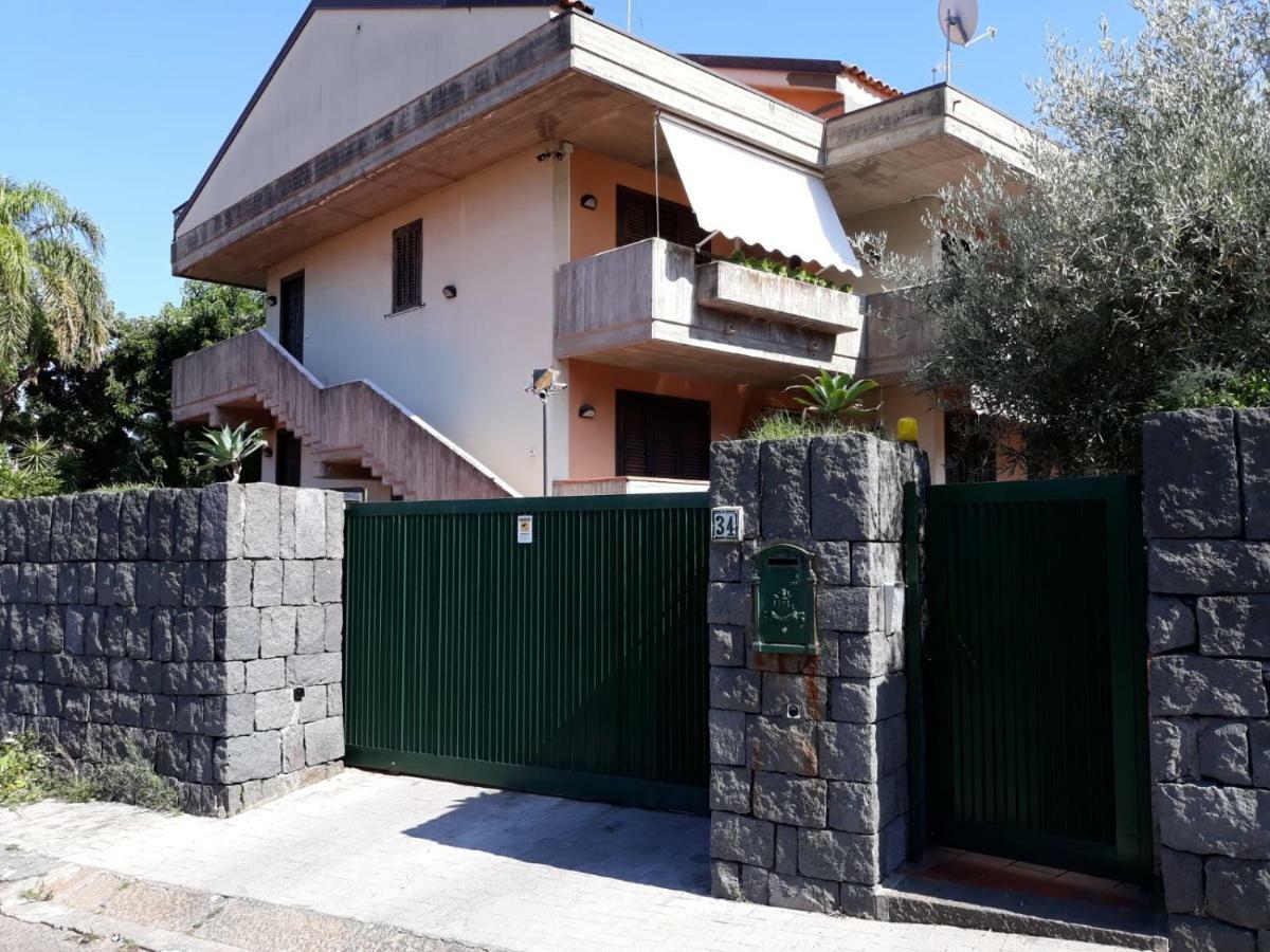 Andrew'S Apartment - Mulinia Residence أتشيريالي المظهر الخارجي الصورة