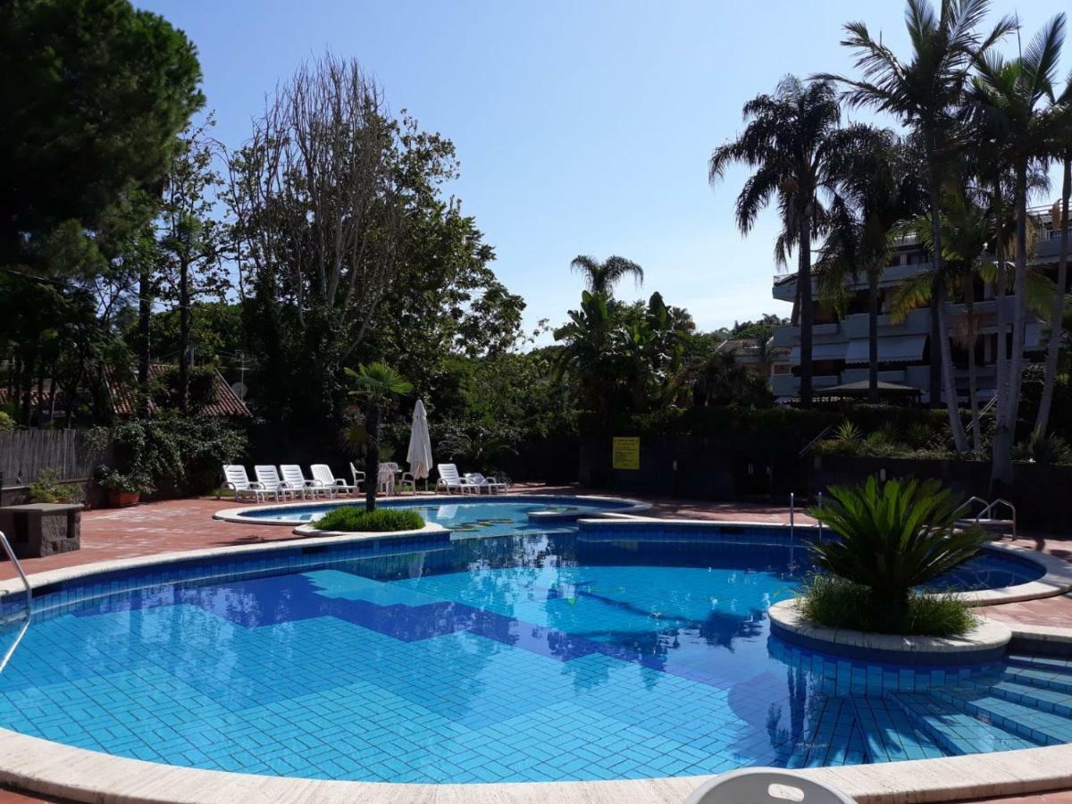 Andrew'S Apartment - Mulinia Residence أتشيريالي المظهر الخارجي الصورة